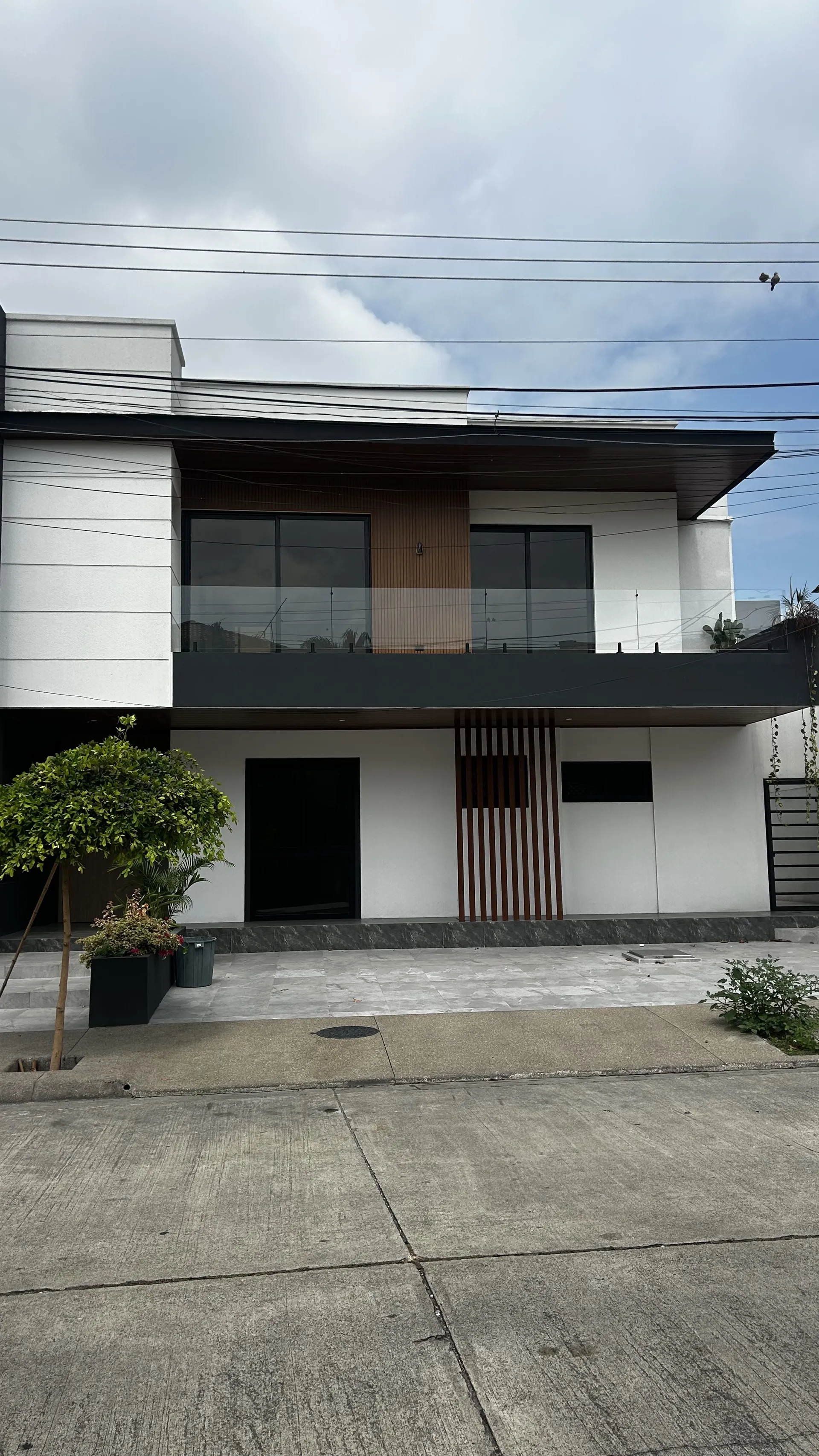 Casa en venta en Guayaquil, Portón de Las Lomas, 4 dormitorios, 4 baños, 224.39 m², con piscina
