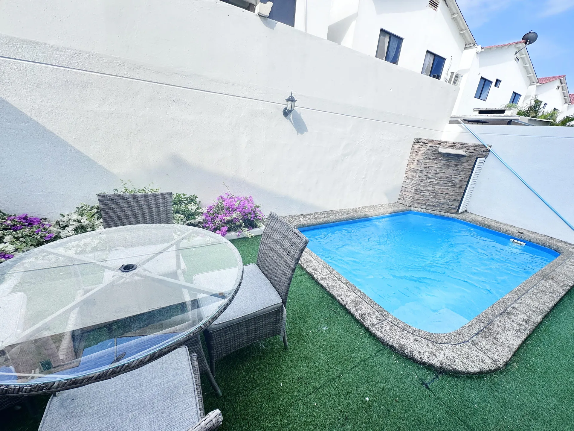 Casa en venta en La Aurora Vía a Daule, Napoli, 3 dormitorios, 3 baños, 120 m², con piscina