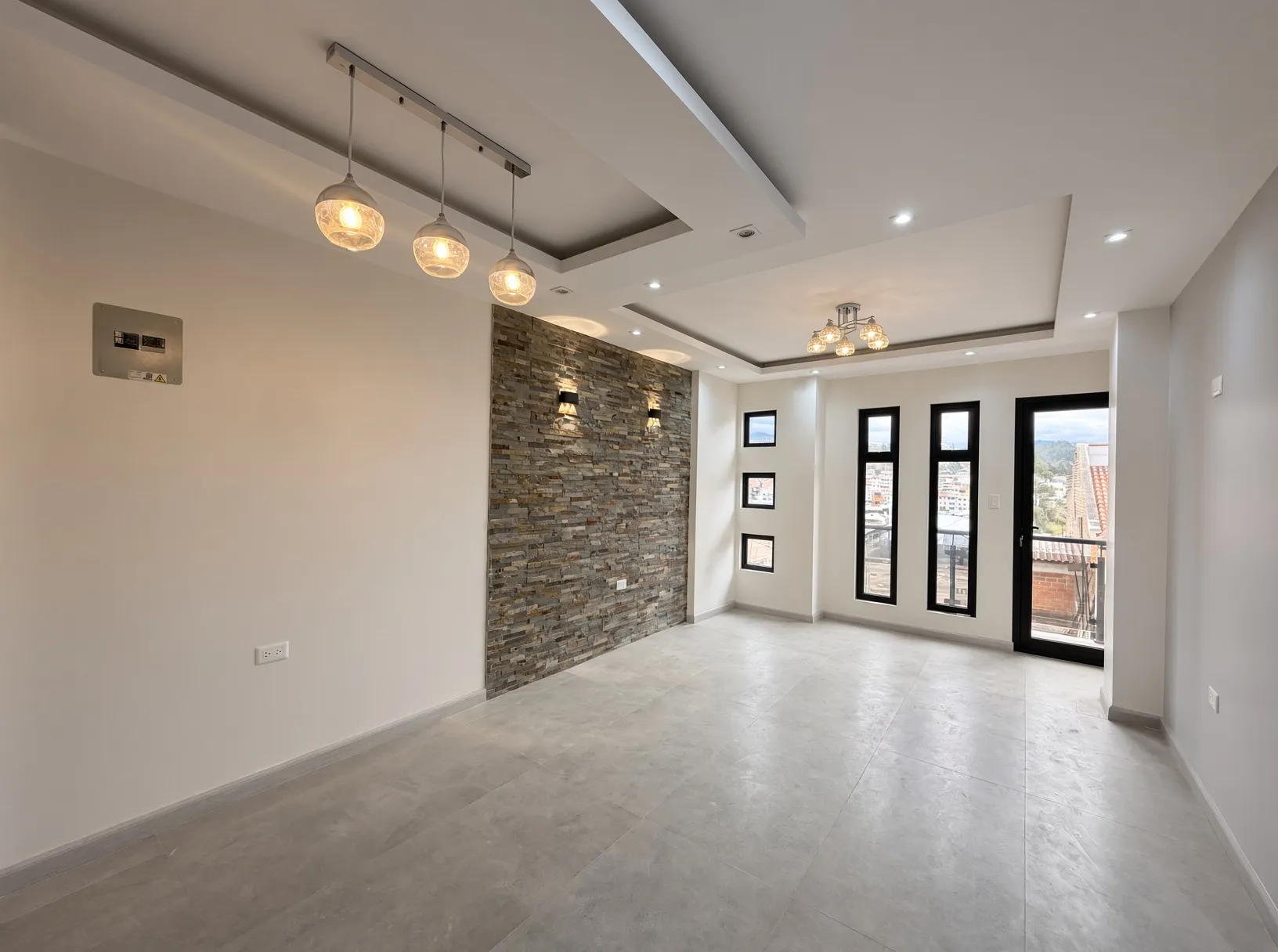 Departamento en alquiler en Cuenca, Miraflores, 2 dormitorios, 1 baño, vista a calle tranquila