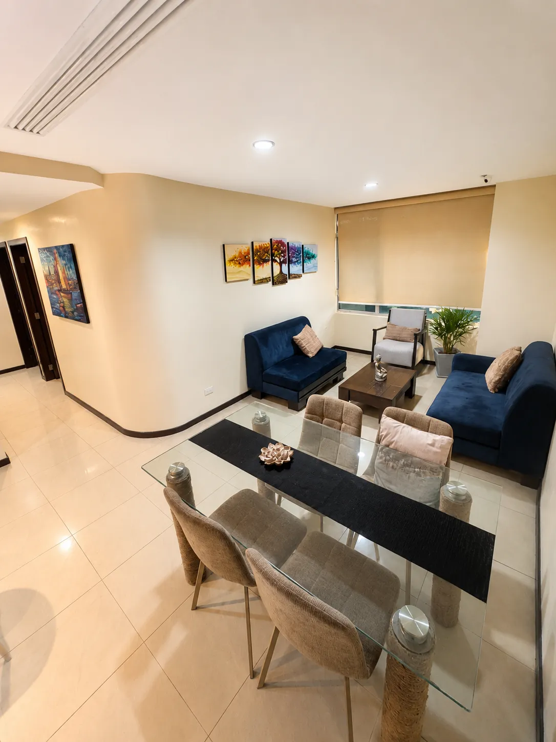 Departamento en alquiler en Guayaquil, Ciudad del Sol (Mall del Sol), 2 dormitorios, 2 baños, 80 m²