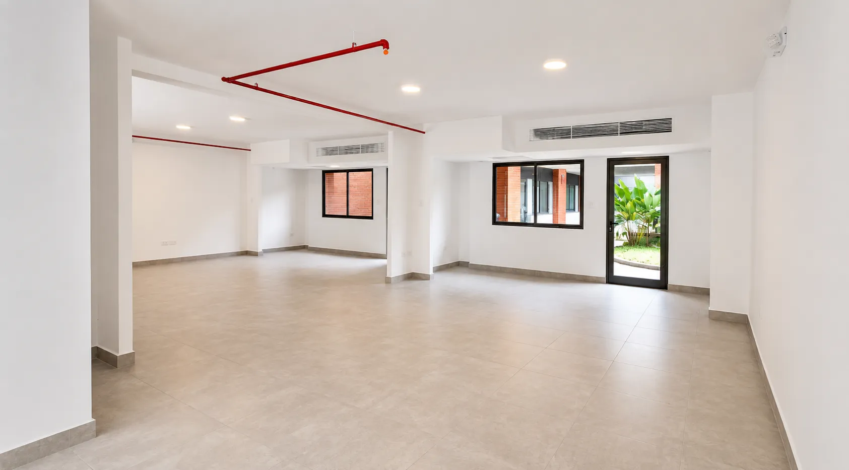 Local comercial en venta en Samborondón, Vía a Samborondón Tornero, 111 m², zona estratégica