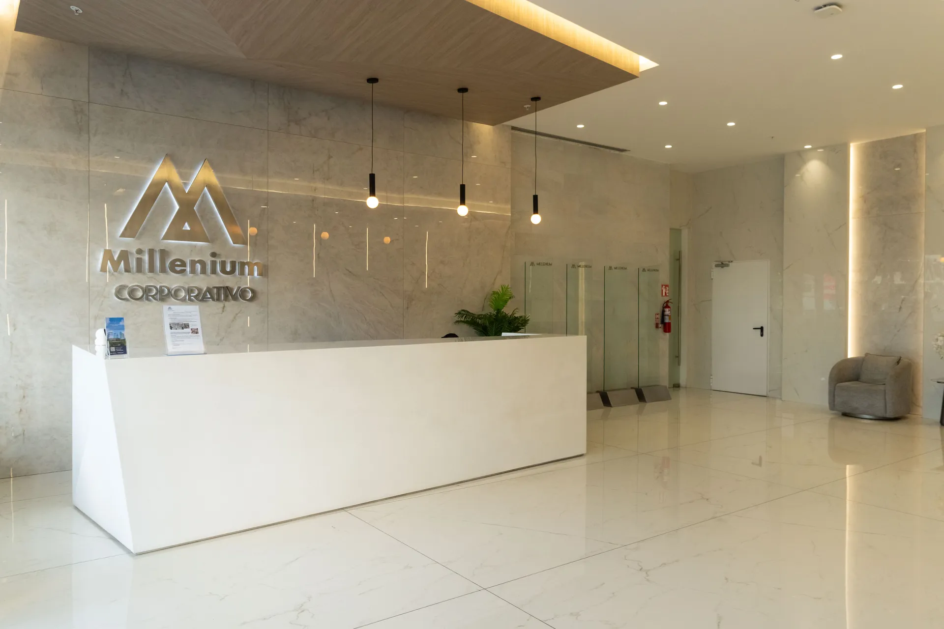 Oficina en alquiler en Guayaquil, Kennedy, 42 m², edificio premium, con rooftop