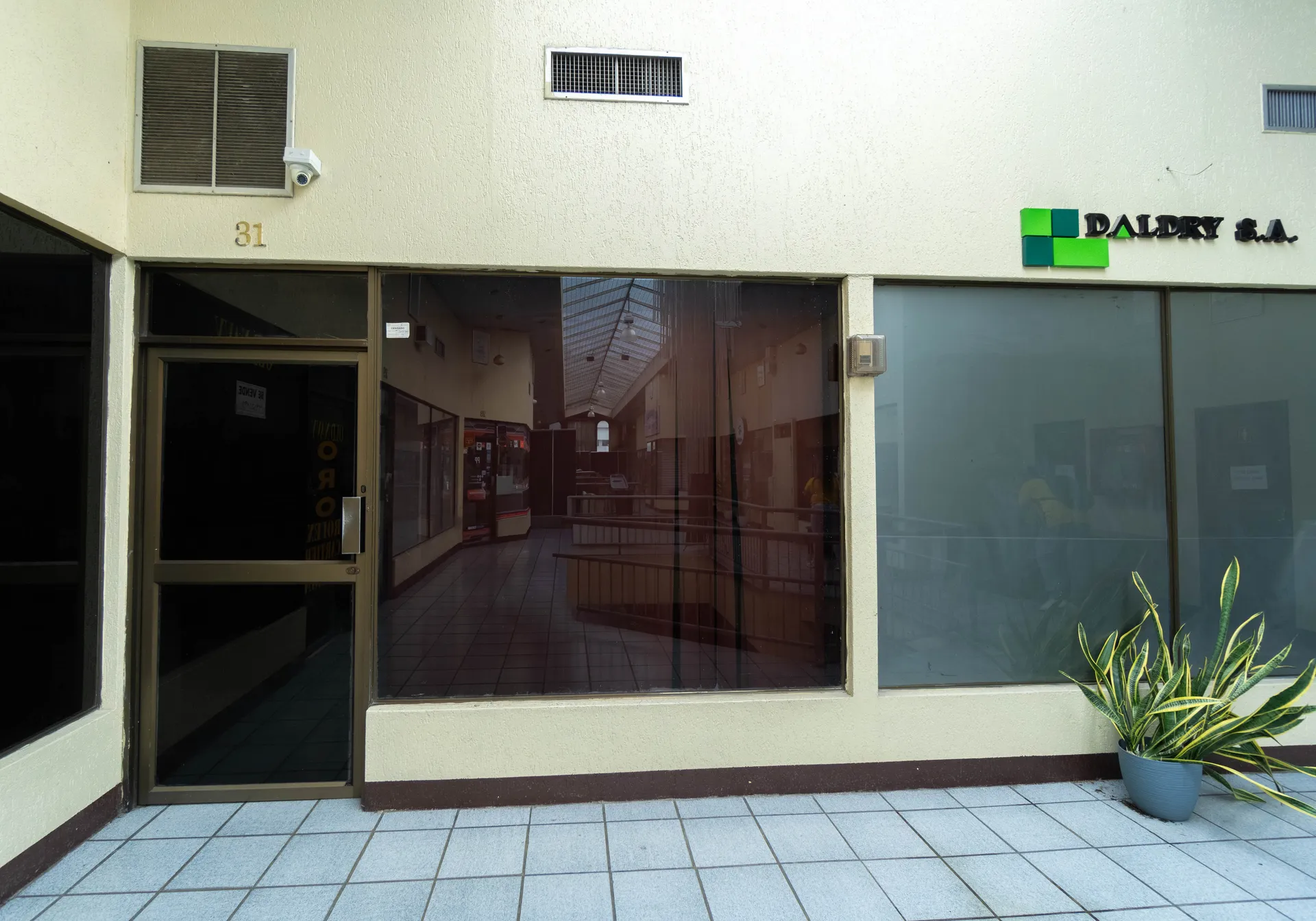 Oficina en venta en Guayaquil, Alborada, 40 m², con seguridad 24/7