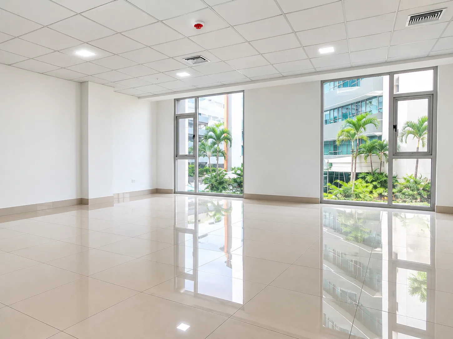 Oficina en venta en Guayaquil, Ciudad del Sol (Mall del Sol), 63.04 m², con seguridad 24/7, zona estratégica
