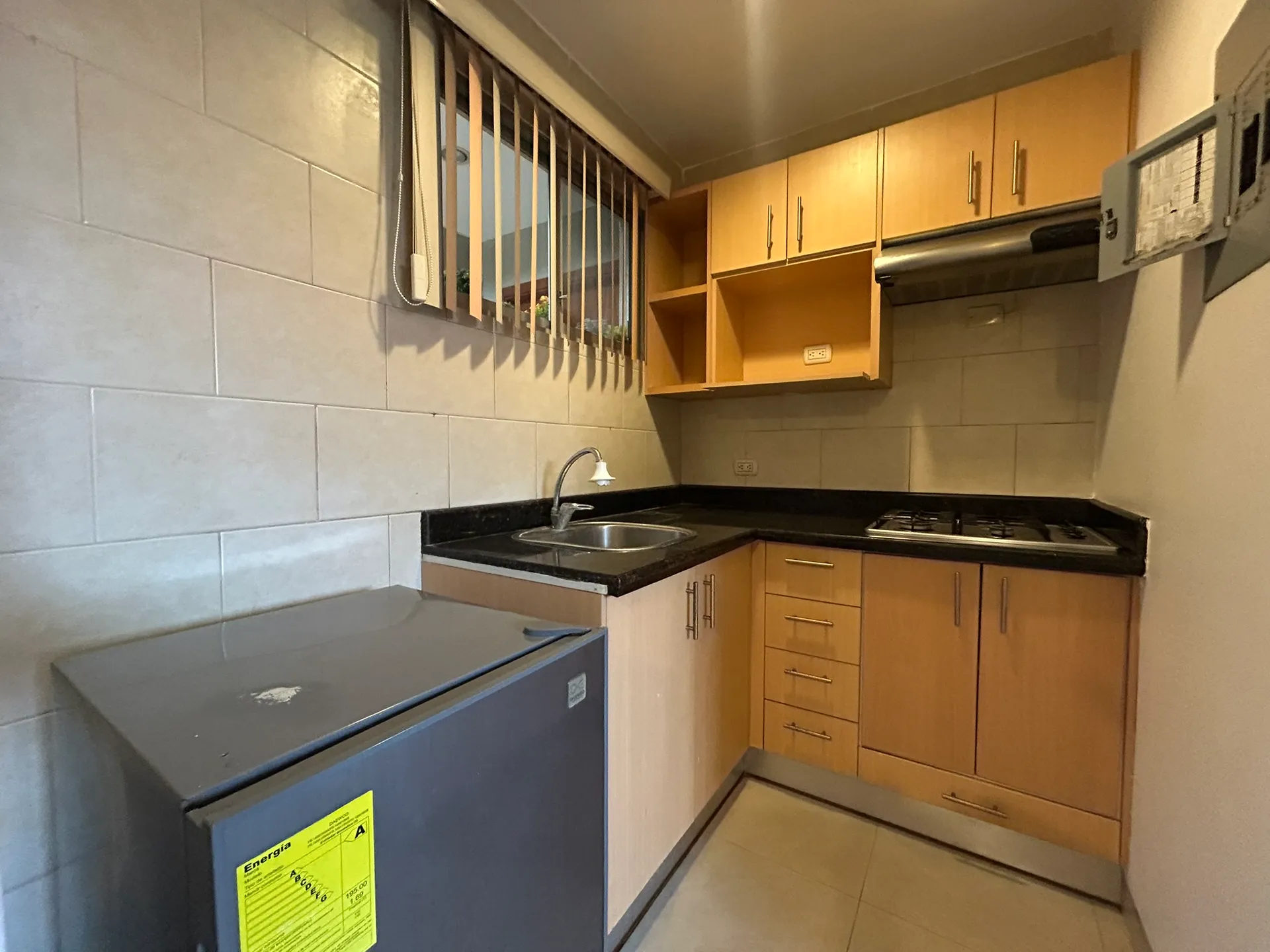 Suite en alquiler en Guayaquil, Puerto Azul, 60 m², con seguridad 24/7, zona estratégica