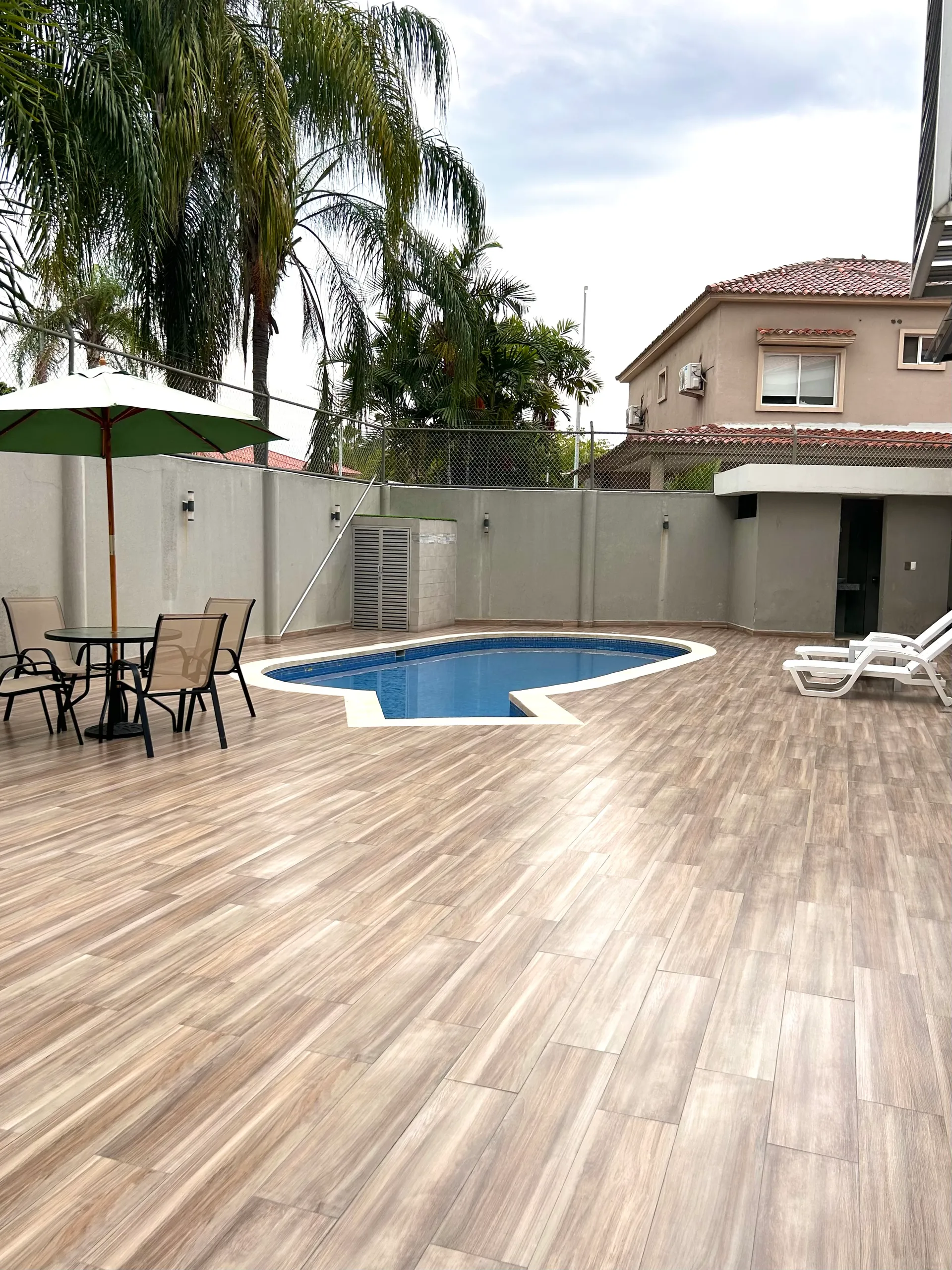 Suite en alquiler en Samborondón, Vía a Samborondón Km1 - 4, 45 m², edificio premium, con piscina
