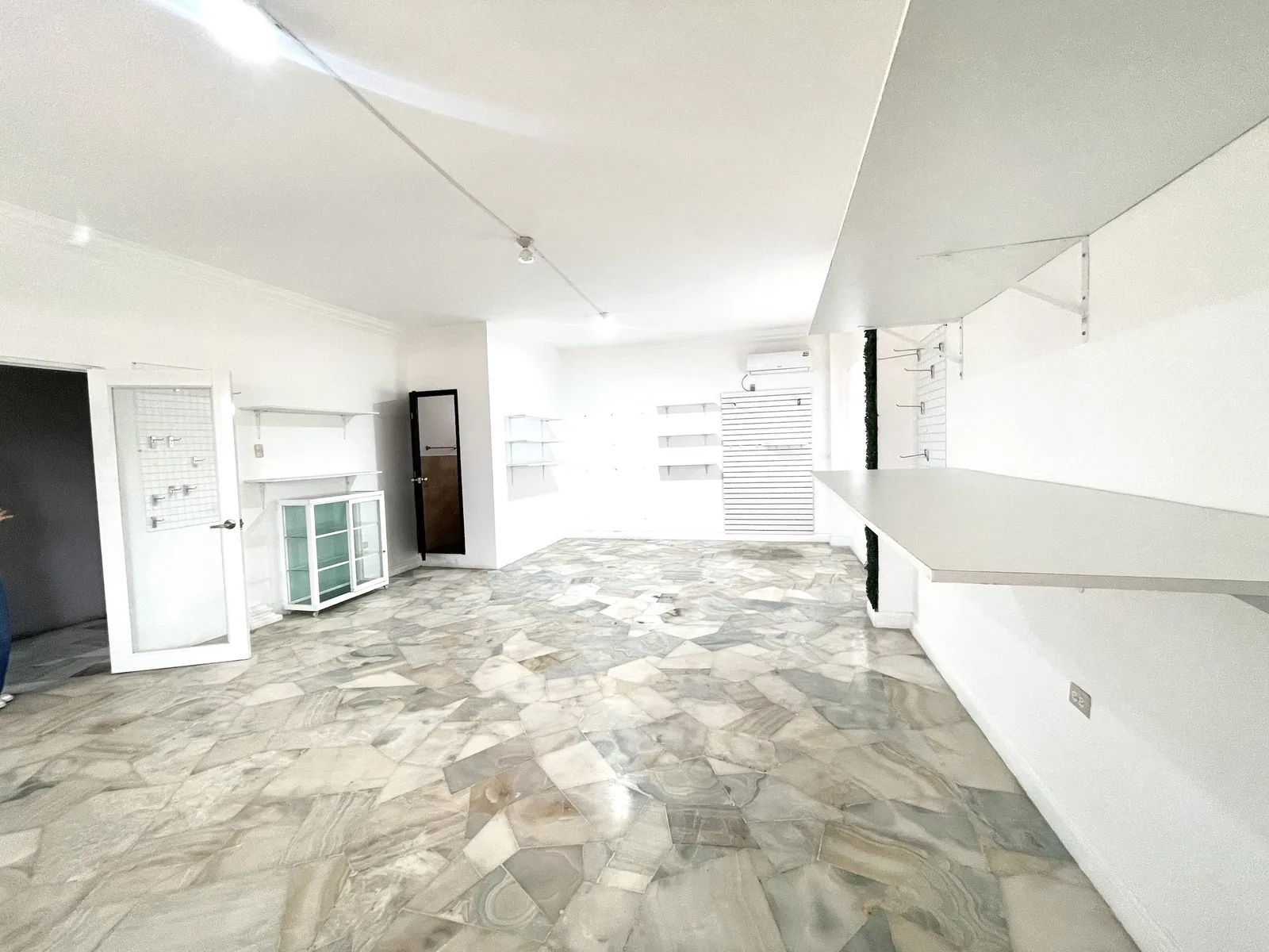 Local comercial en alquiler ubicado en Kennedy Norte – Foto 3