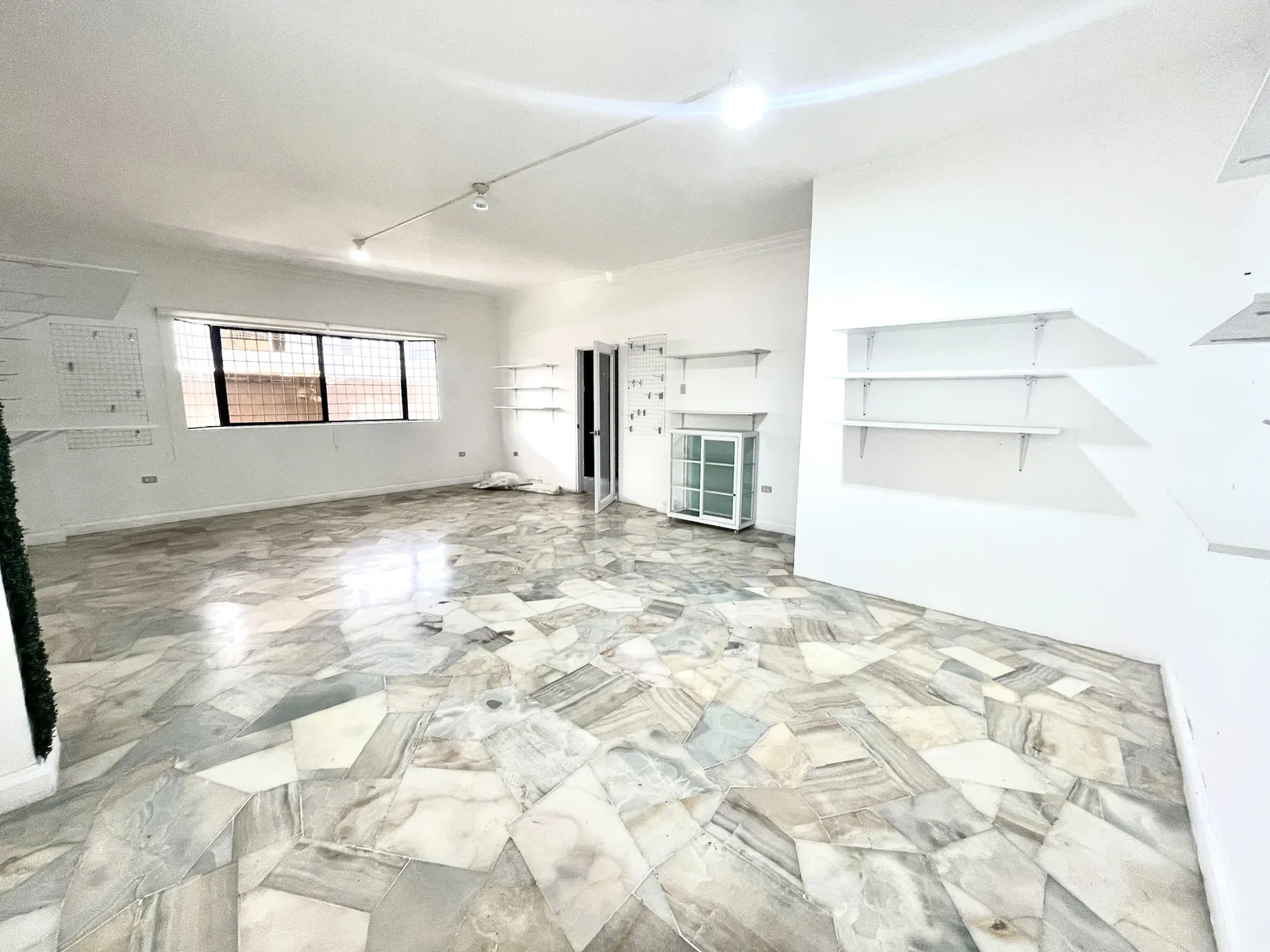 Local comercial en alquiler ubicado en Kennedy Norte – Foto 5
