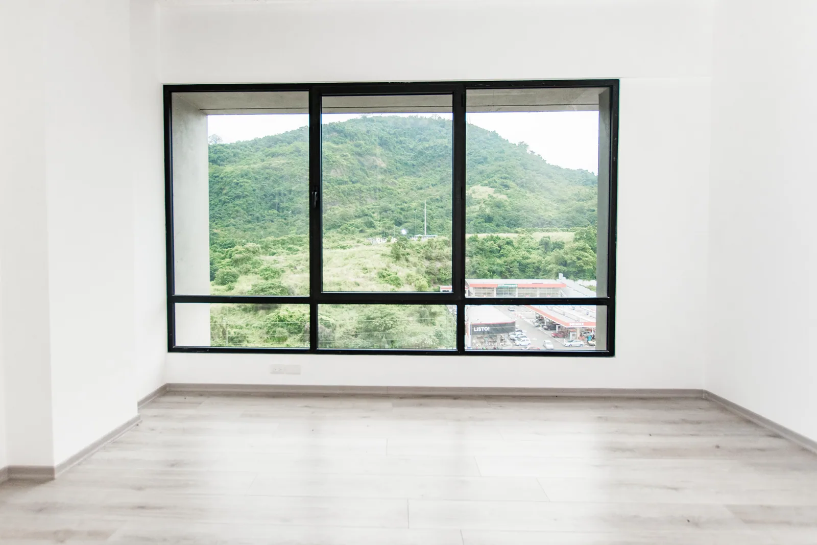 Oficinas en venta ubicadas en La Vista de San Eduardo, Ceibos – Foto 1