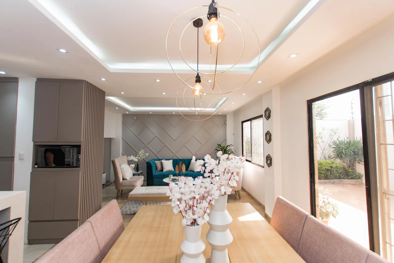 Casa remodelada en venta urbanización Plaza Madeira, Samborondón – Foto 3