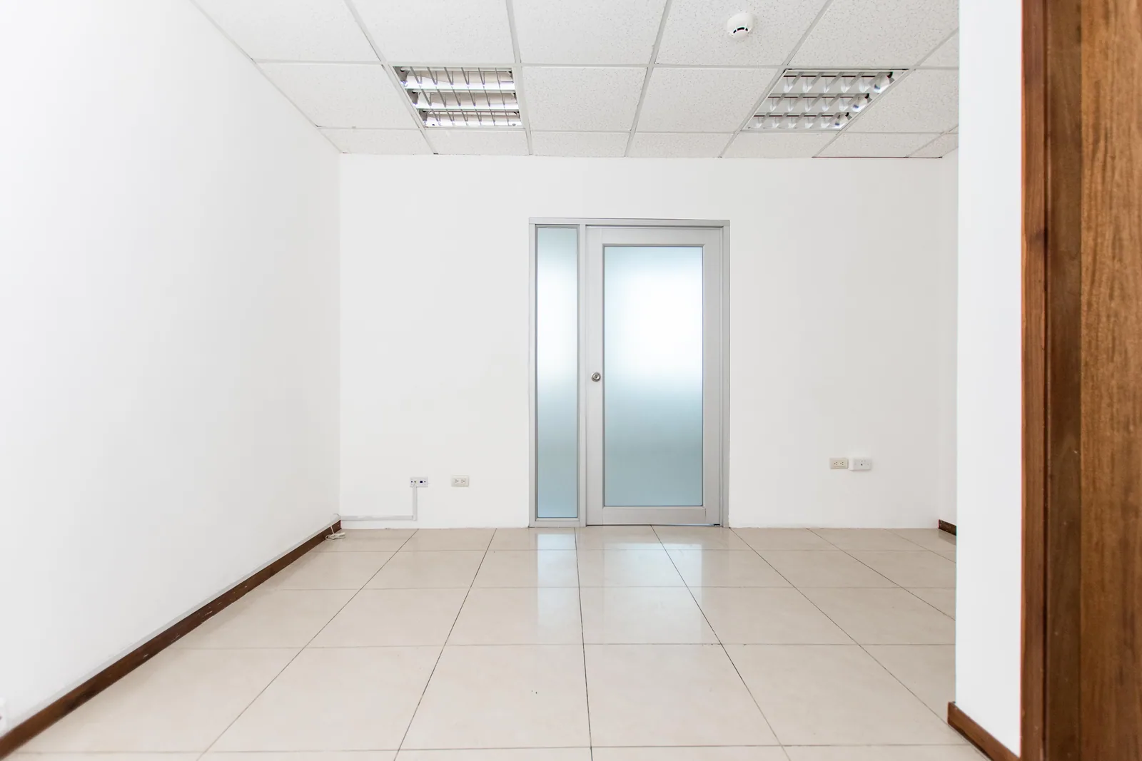 Oficina en alquiler ubicada en el Edificio Trade Building – Foto 3