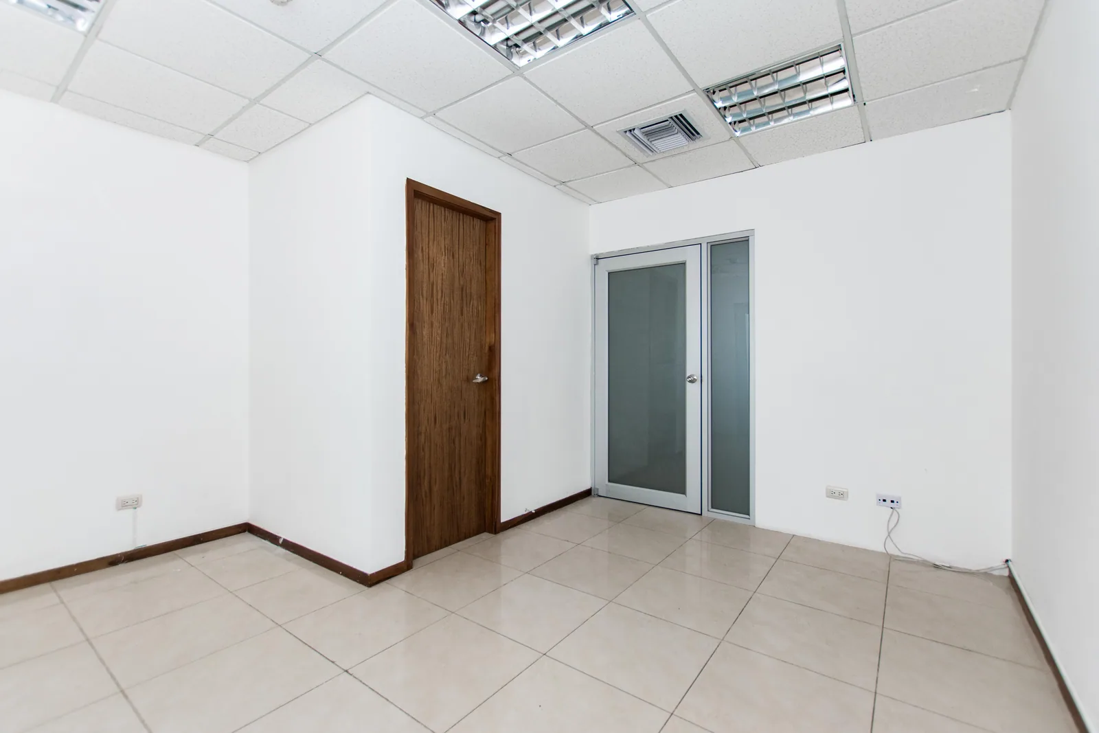 Oficina en alquiler ubicada en el Edificio Trade Building – Foto 5