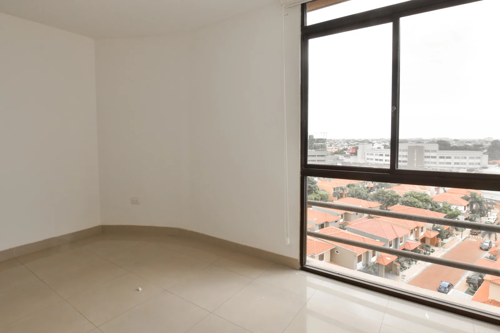 Suite en alquiler ubicada en Ciudad Colón, Norte de Guayaquil – Foto 2