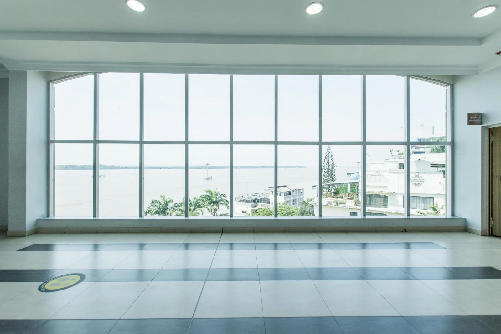 Oficina semi amoblada en venta en el Edificio El Astillero, Puerto Santa Ana – Foto 4