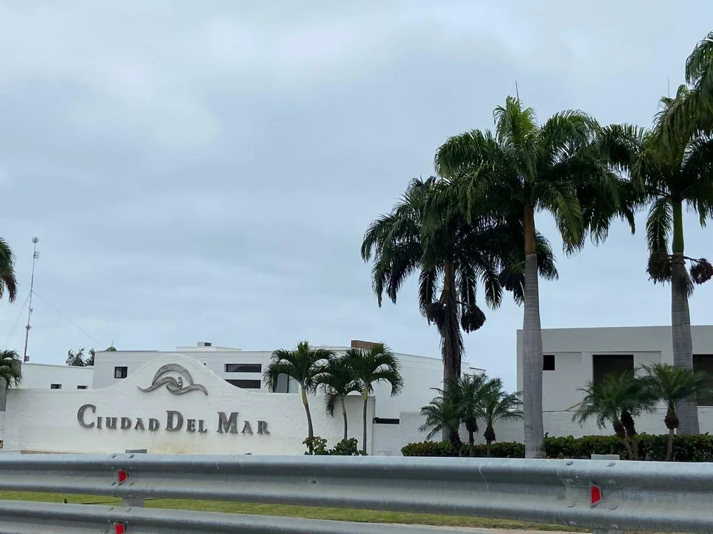 Terreno en venta ubicado en la Urbanización Ciudad del Mar, Manta, Manabí – Foto 1