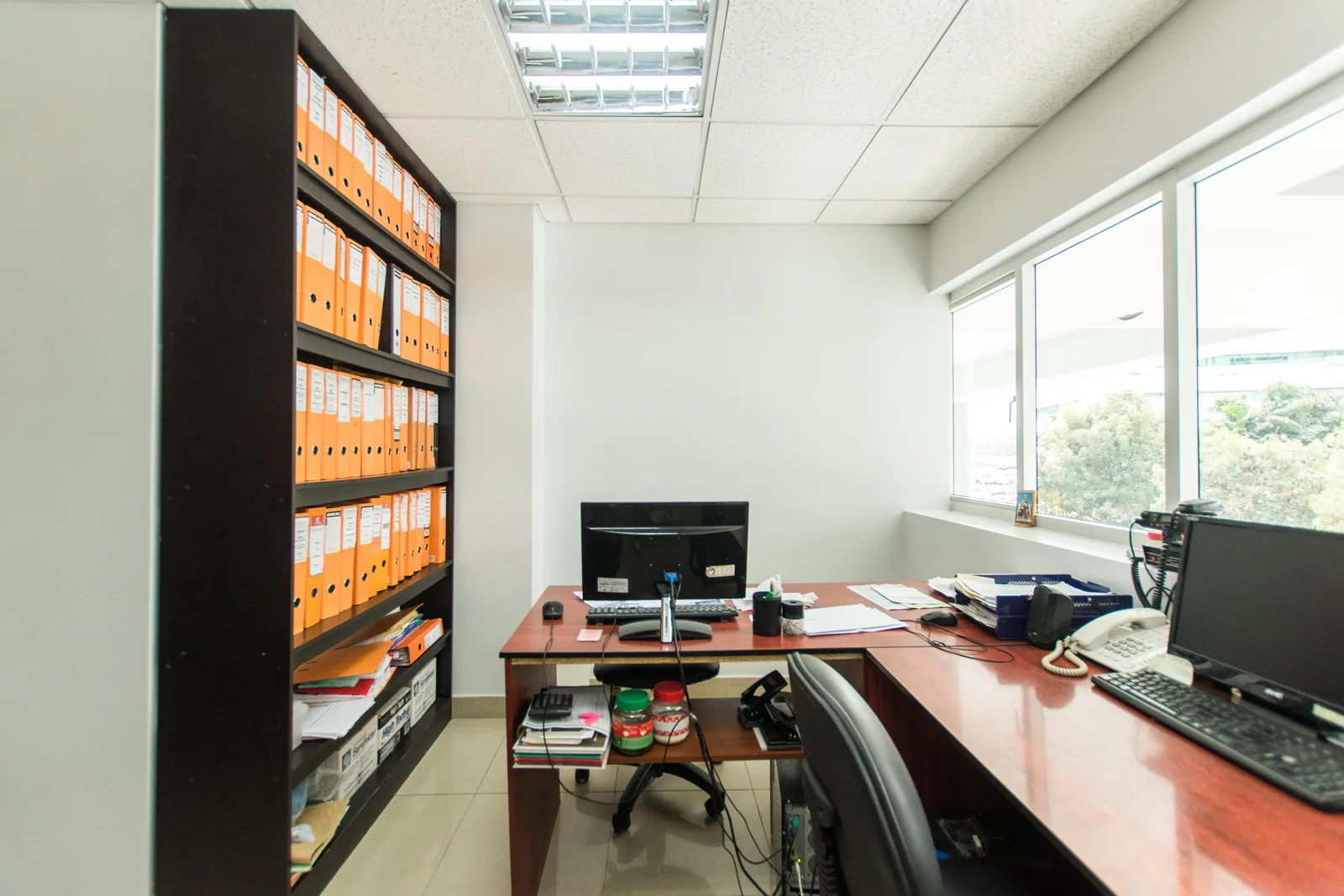 Oficina en venta ubicado en el Parque Empresarial Colón, Urdesa Norte – Foto 5