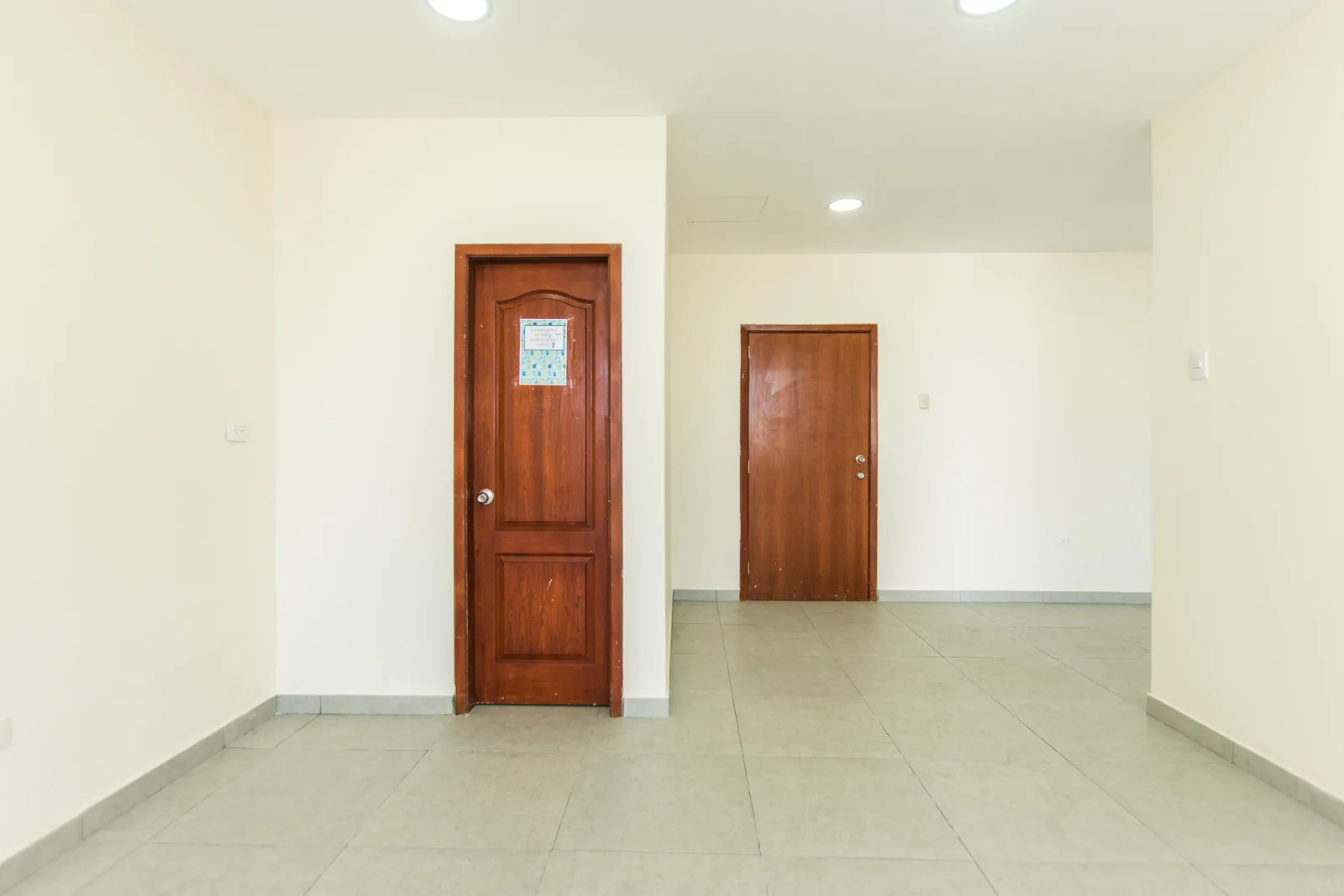 Oficina remodelada en alquiler en el Edificio Citibank, Centro de Guayaquil – Foto 5