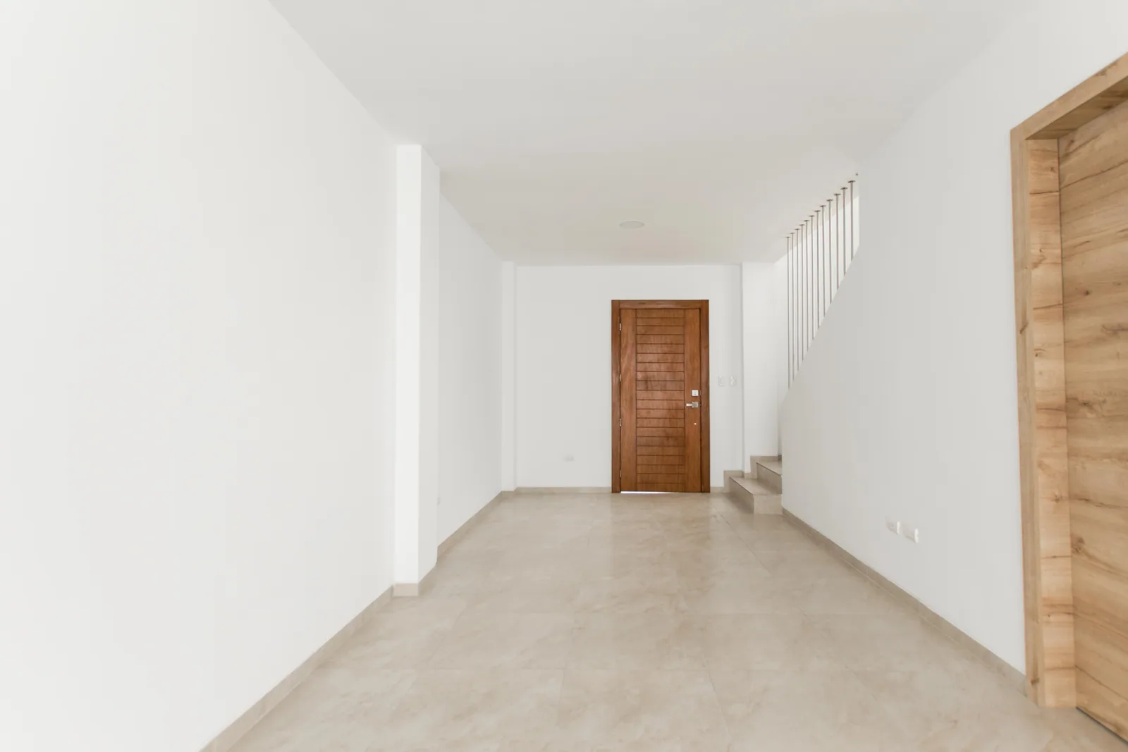 Casa en venta ubicada en la Urbanización Vistana 1000, Etapa Omega – Foto 2