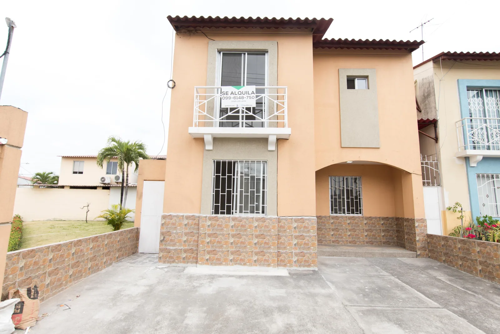 Casa en alquiler ubicada en la Urbanización Metropolis II – Foto 1