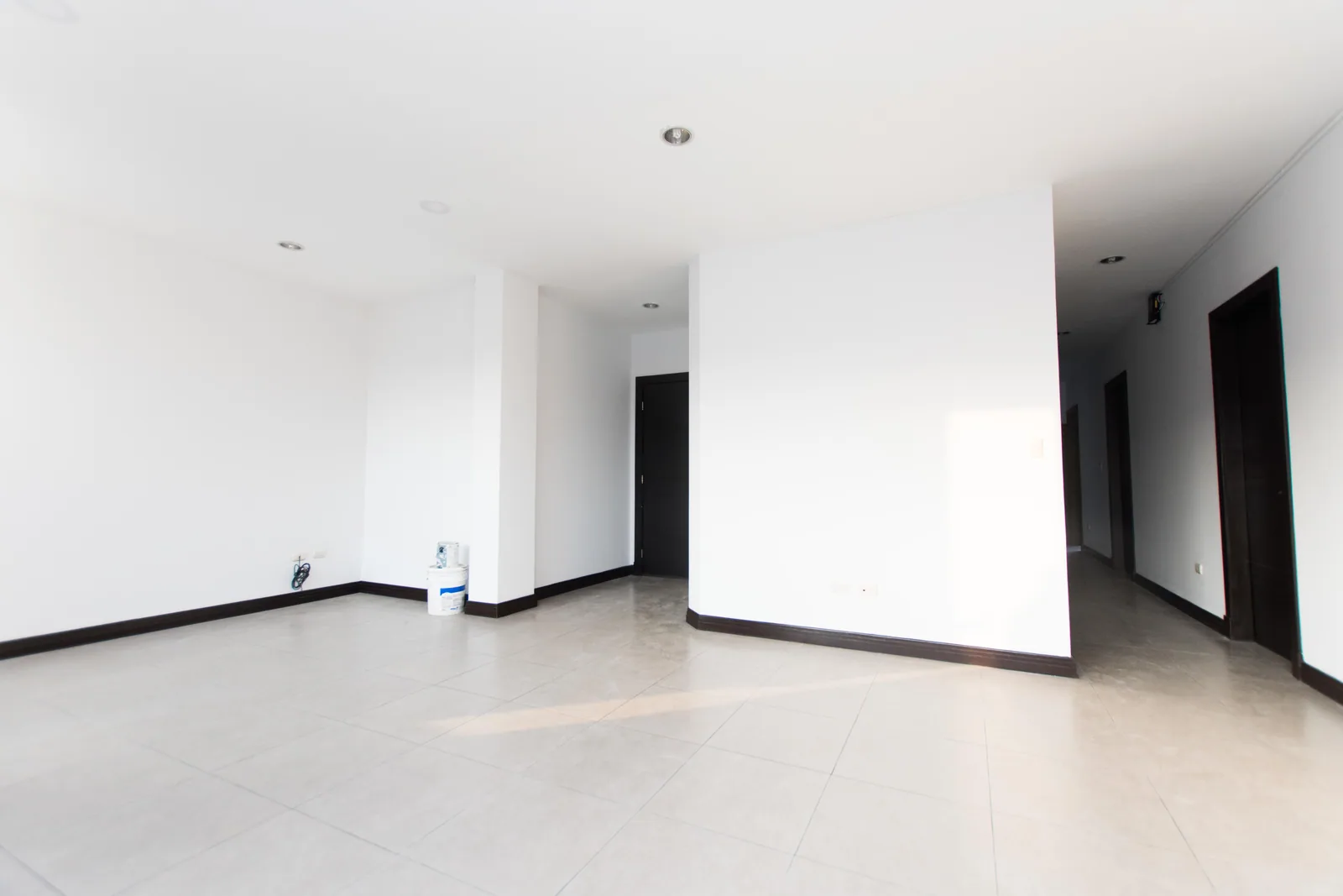 Moderno departamento en alquiler en Porton de las Lomas, Urdesa – Foto 3