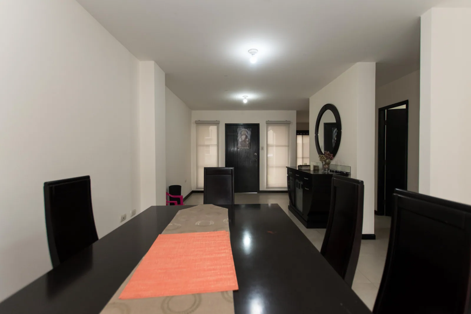 Casa en alquiler ubicada en la Urbanización La Rioja, Etapa Bolonia