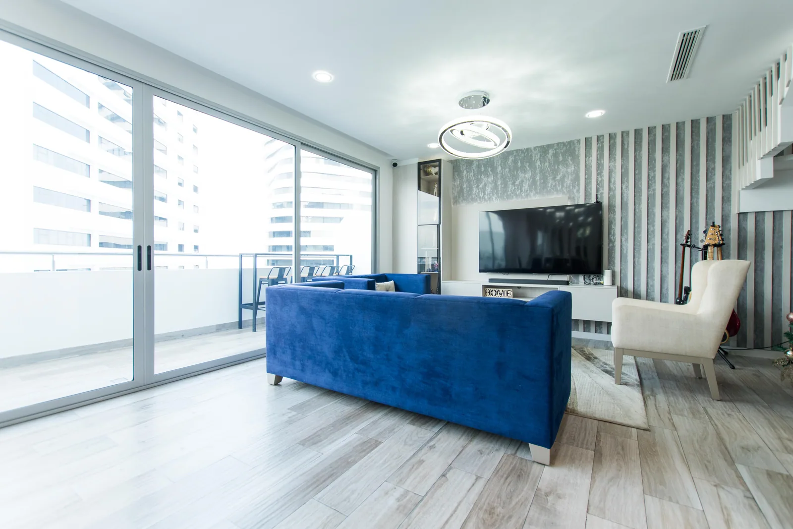 Espectacular departamento de dos pisos en venta ubicado en el Edificio Santana Lofts – Foto 3