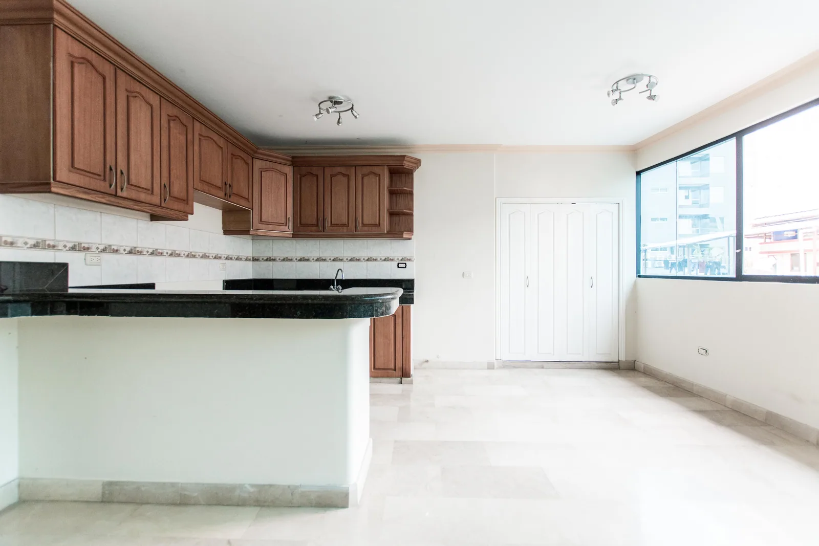 Departamento amoblado en alquiler ubicado en Kennedy Norte – Foto 5