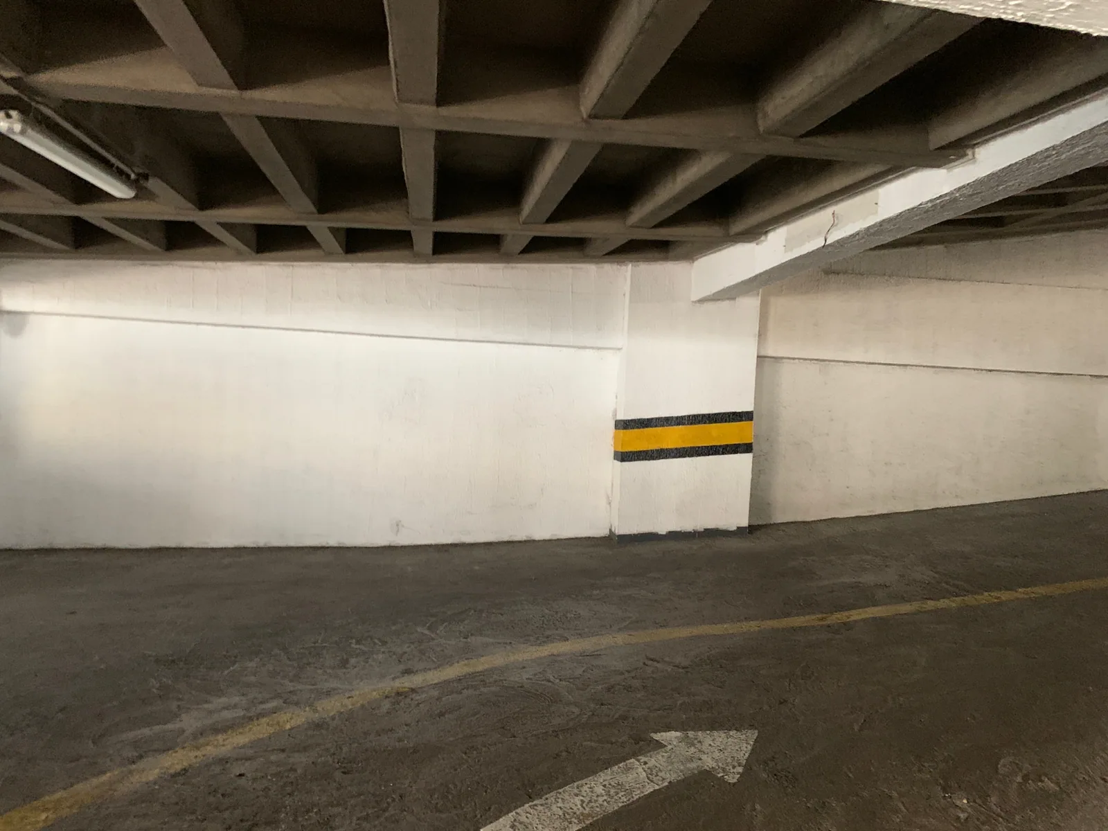 Parqueo en venta ubicado en el Edificio San Francisco 300, Centro de Guayaquil – Foto 5