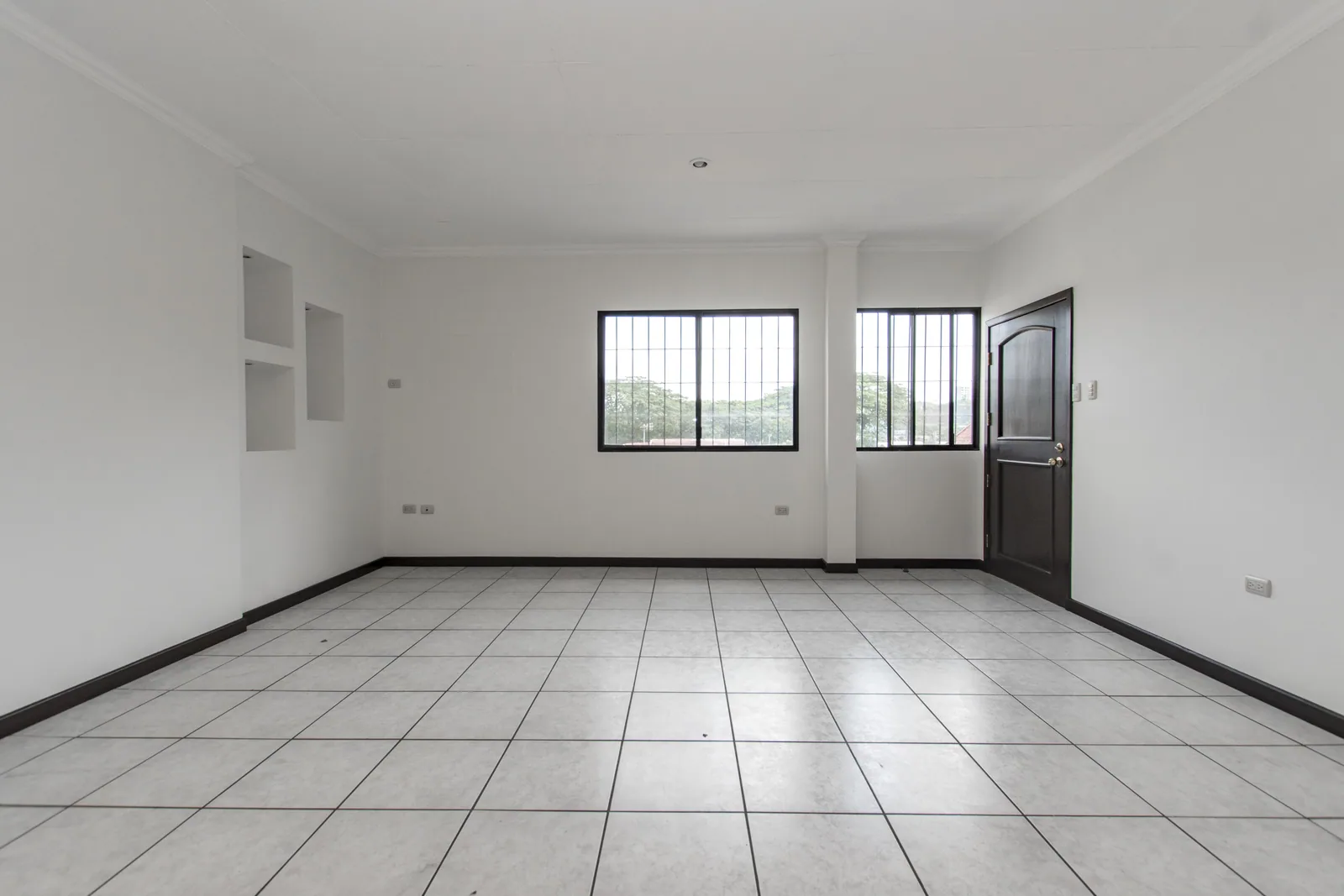 Departamento en alquiler ubicado en la Urbanización Los Parques, Ceibos – Foto 2