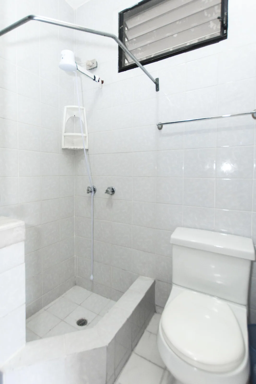 Suite en alquiler ubicado en la Urbanización Los Parques, Ceibos – Foto 5