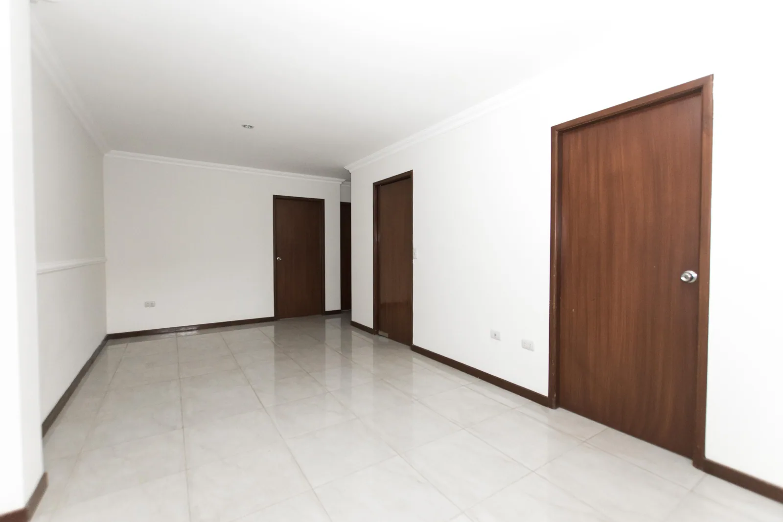 Casa en alquiler ubicada en Villa club, Etapa Galaxia – Foto 2