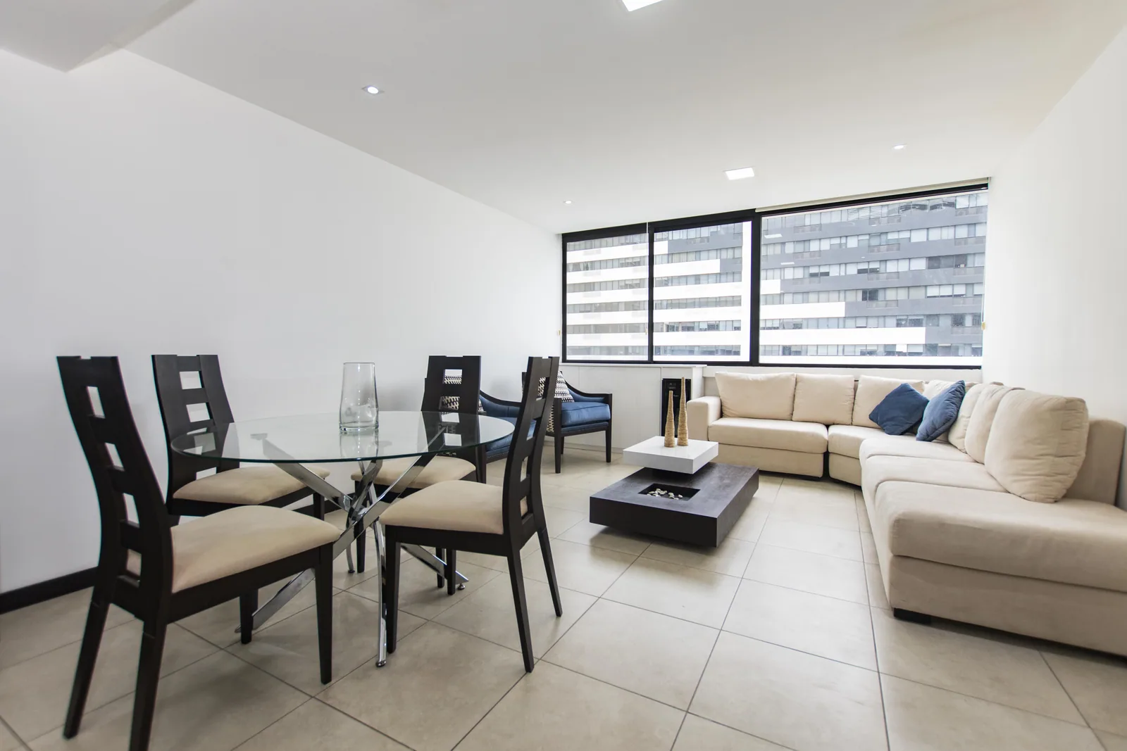 Suite amoblada en venta ubicada en Torre Bellini I, Puerto Santa Ana – Foto 1