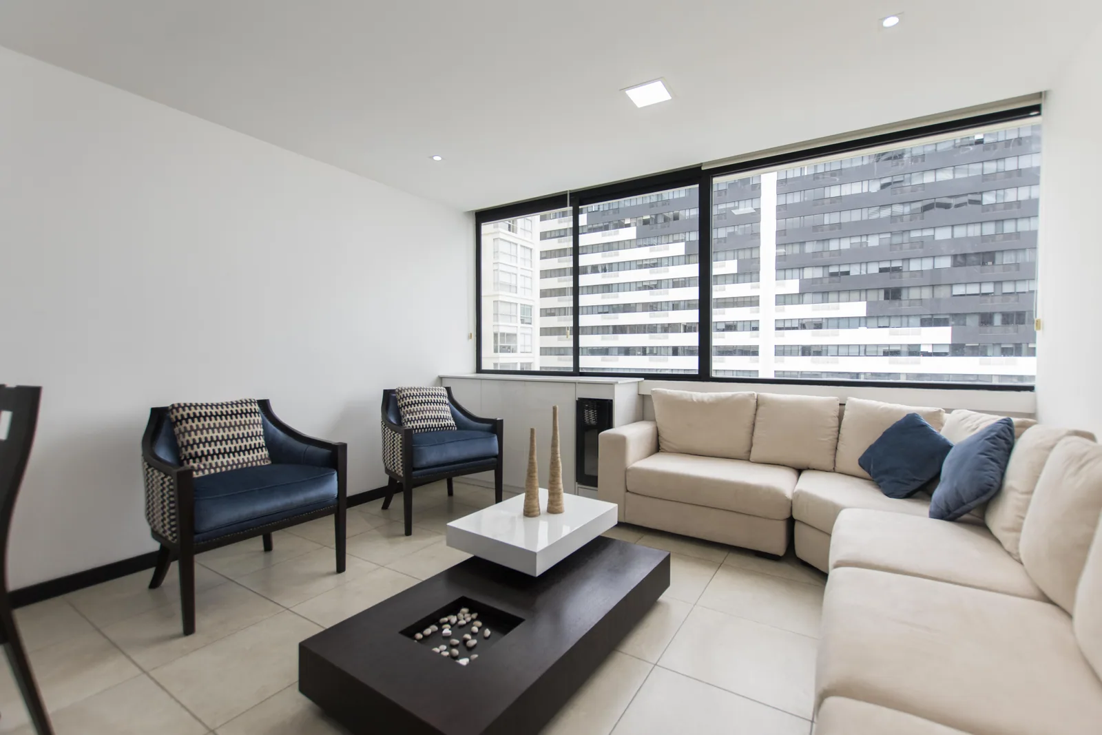 Suite amoblada en venta ubicada en Torre Bellini I, Puerto Santa Ana – Foto 2