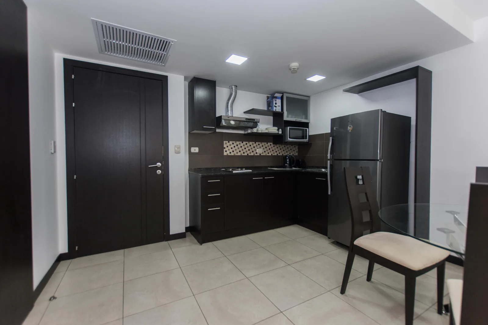 Suite amoblada en venta ubicada en Torre Bellini I, Puerto Santa Ana – Foto 3