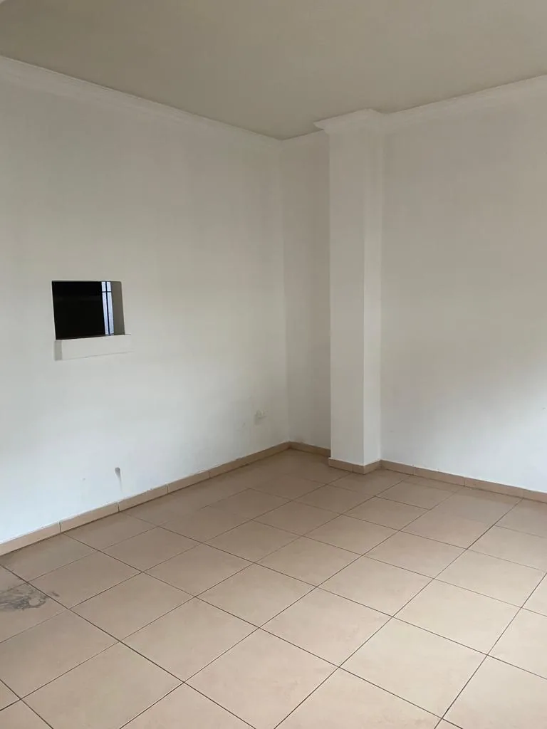 Casa en venta ubicada en el Barrio Orellana, Centro de Guayaquil – Foto 3