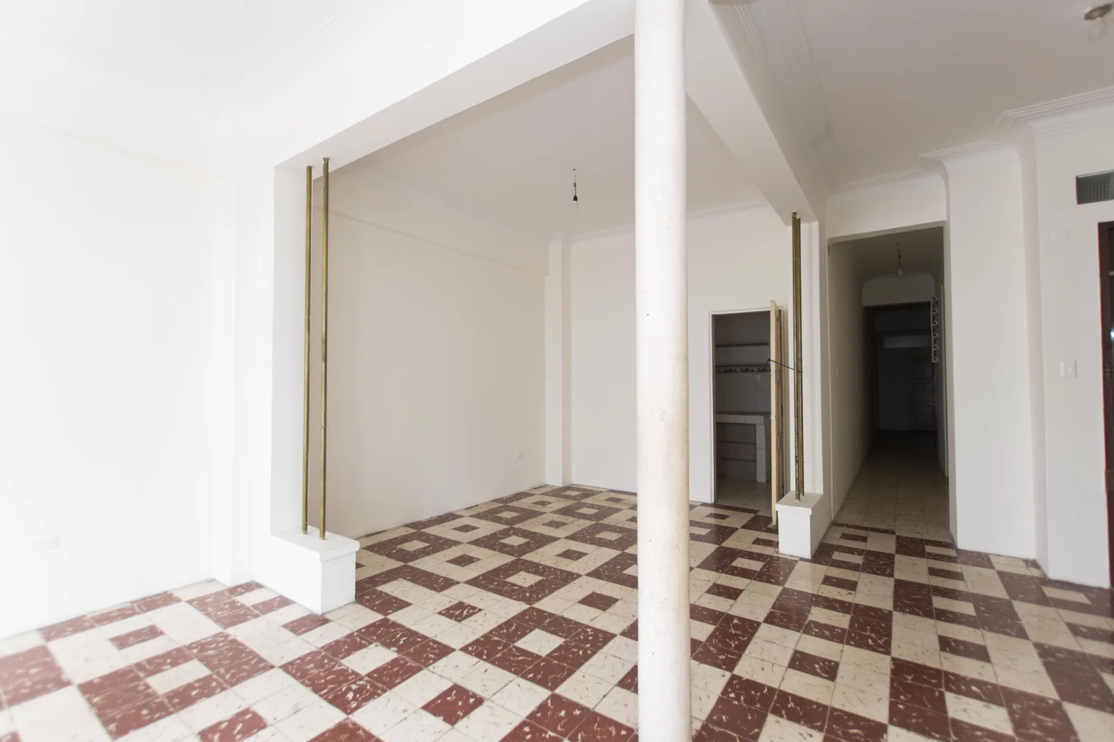 Edificio de locales comerciales en venta ubicado en el Centro de Guayaquil – Foto 2