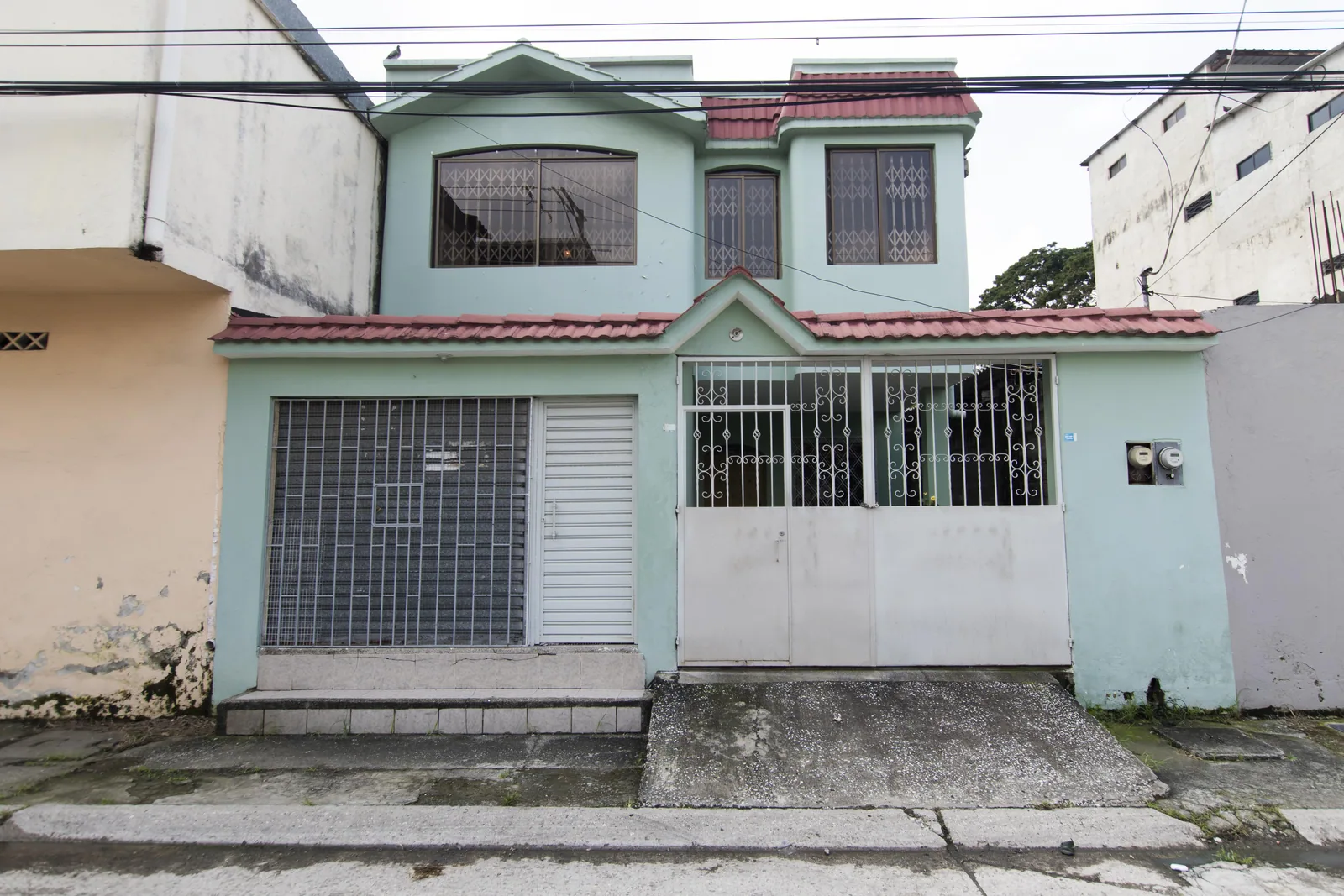 Casa en alquiler ubicada en Guayacanes, Norte de Guayaquil – Foto 1