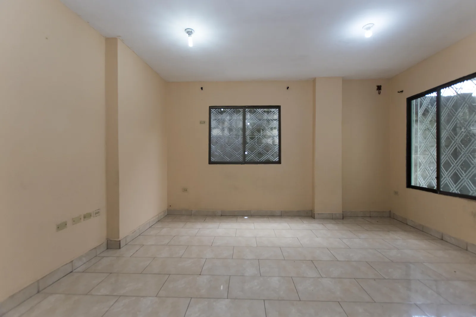 Casa en alquiler ubicada en Guayacanes, Norte de Guayaquil – Foto 4