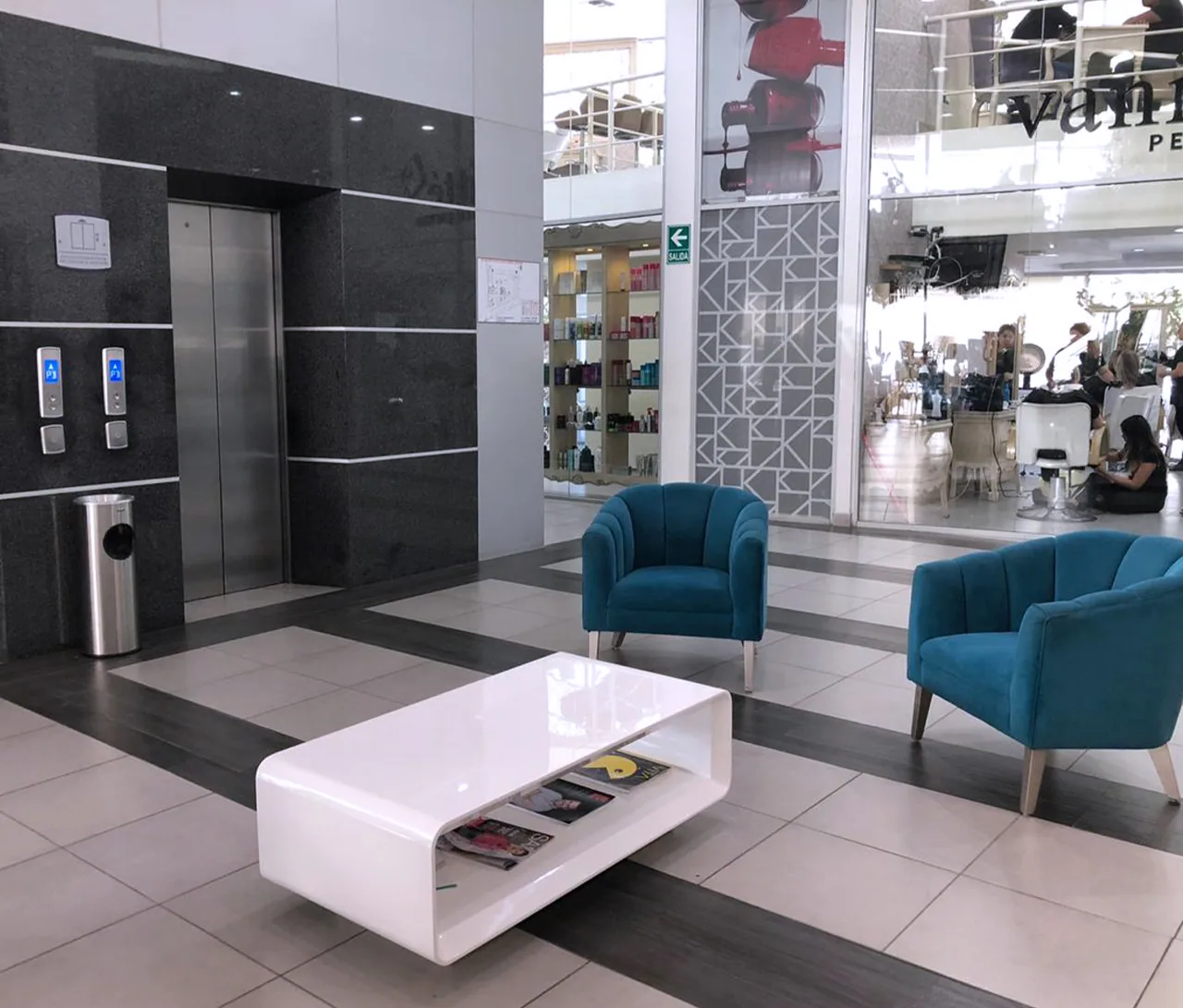 Oficina en venta ubicada en Global Center, km 5.5 vía a Samborondón – Foto 2
