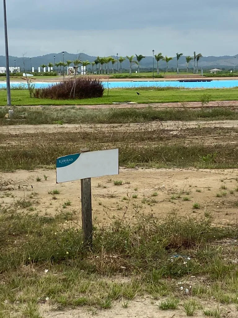 Terreno en venta frente a la Laguna Cristalina en Karibao, Playas, Ecuador – Foto 3