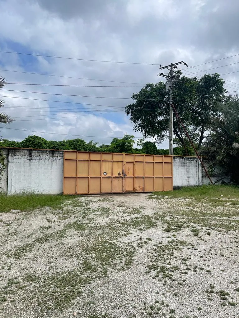 Terreno comercial con bodegas y oficinas en alquiler en Vía a la Costa – Foto 4