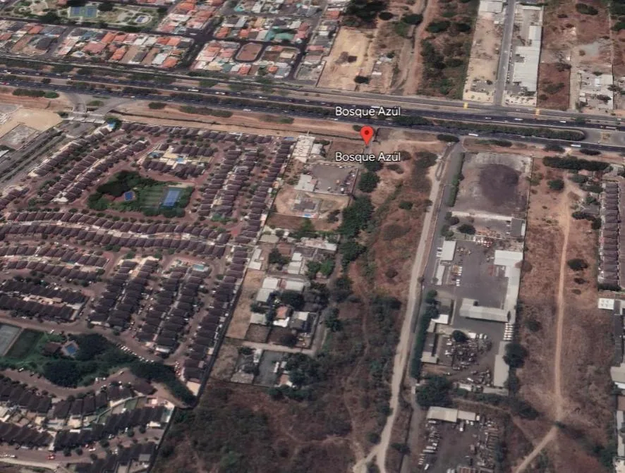 Terreno en venta ubicado en la Urbanización Bosque Azul, Vía a la Costa – Foto 1