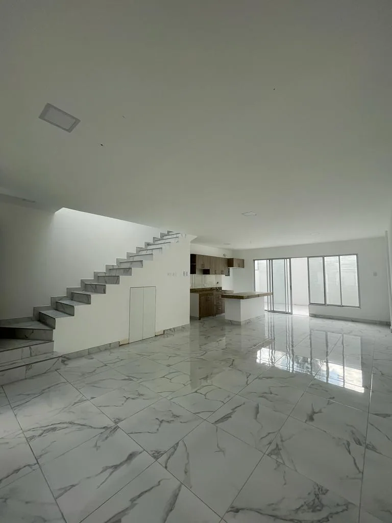 Casa en venta ubicada en al Urbanización Santa Cecilia, Ceibos – Foto 1