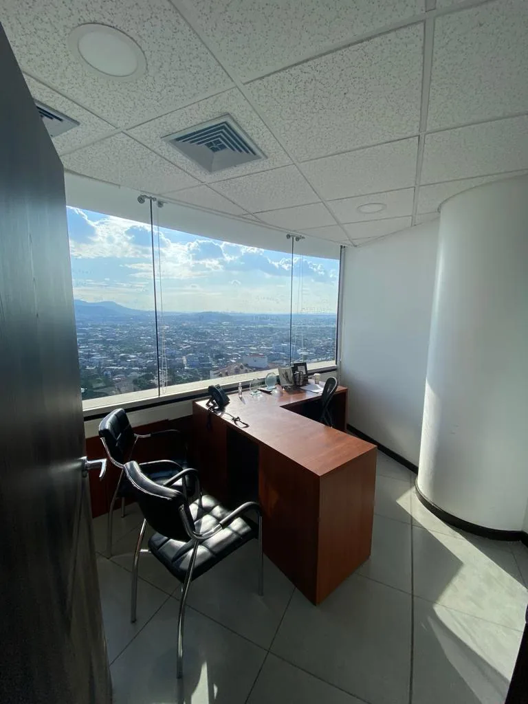 Oficina en venta ubicada en el Edificio The Point, Puerto Santa Ana – Foto 1