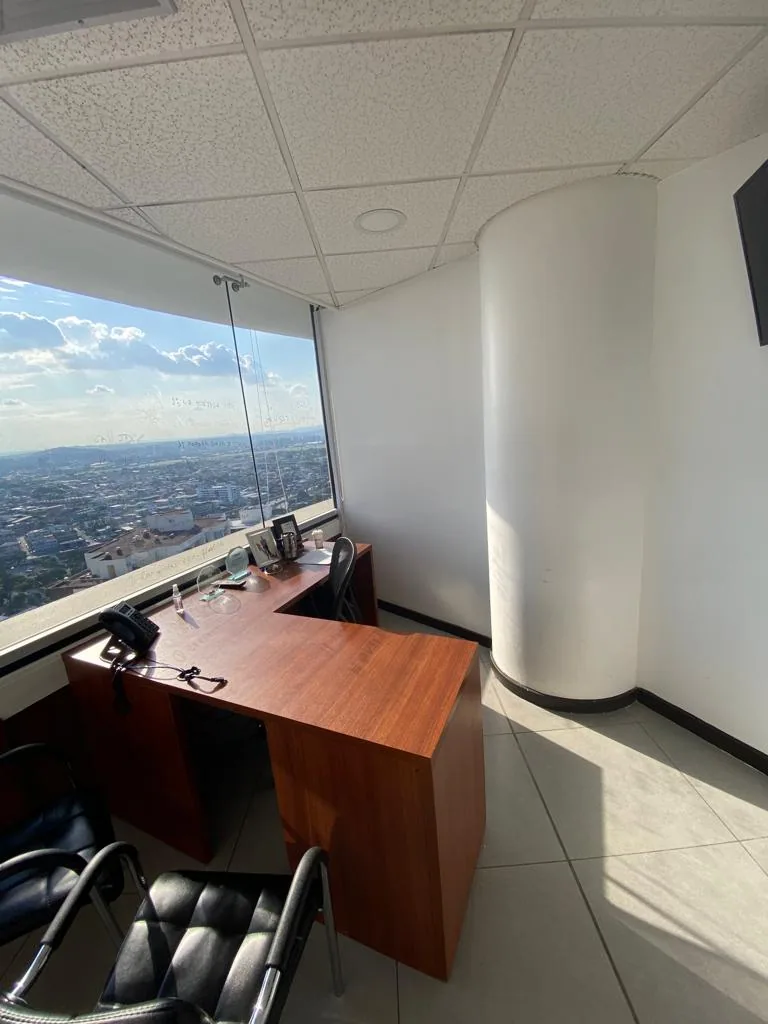 Oficina en venta ubicada en el Edificio The Point, Puerto Santa Ana – Foto 2