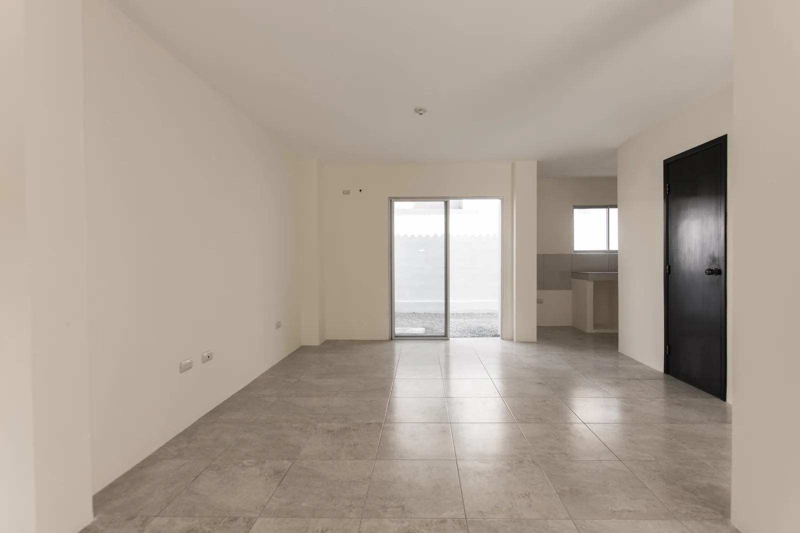 Casa de estreno en venta ubicada en la Urbanización La Rioja – Foto 2