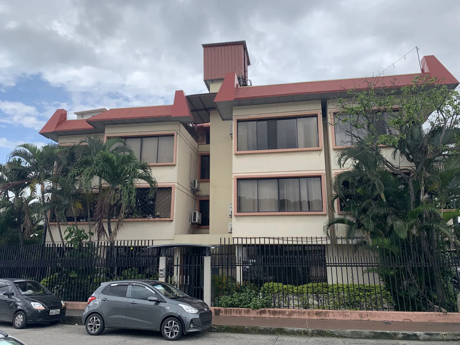 Edificio en venta Avenida Las Mojas, Urdesa – Foto 1