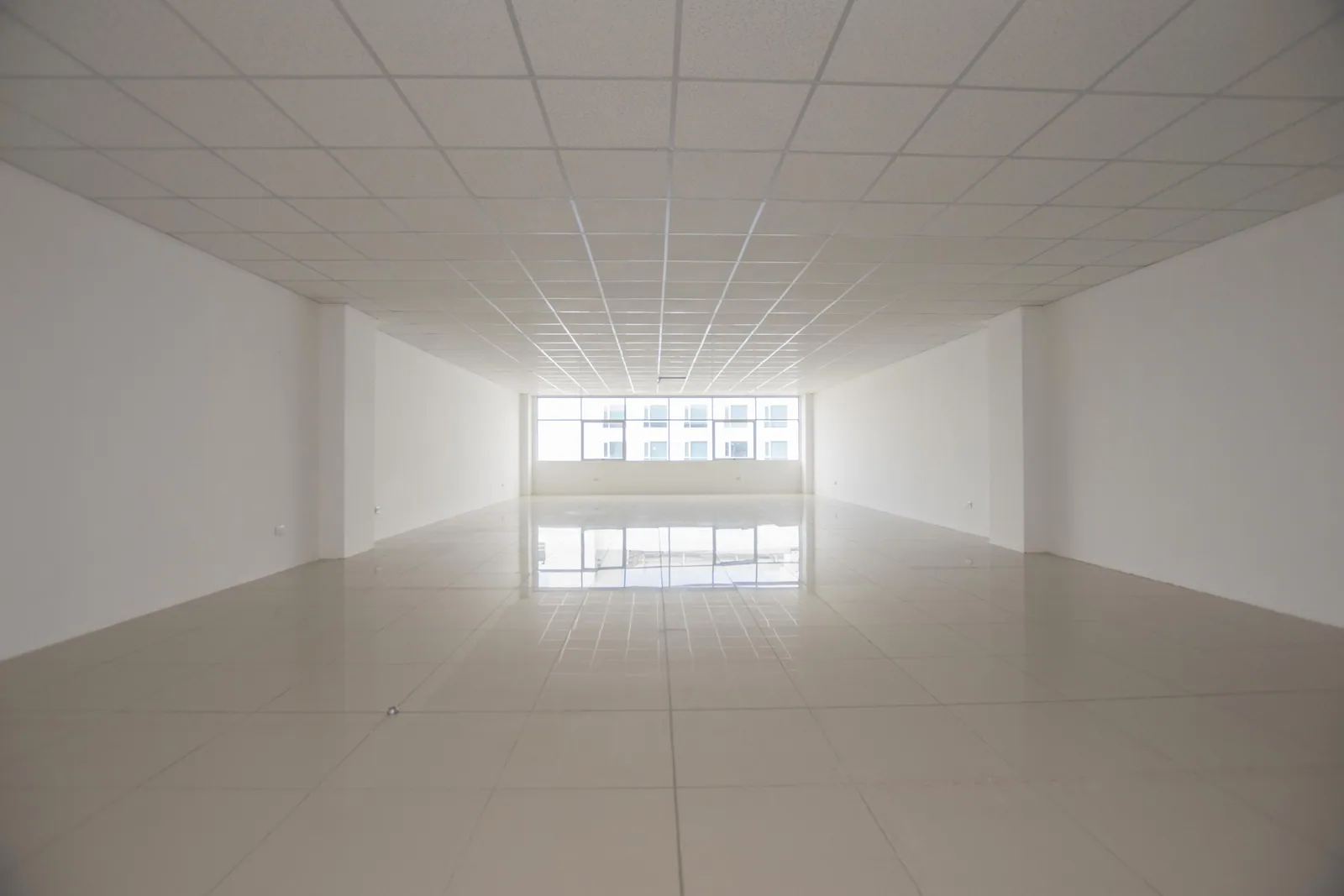 Oficina en venta ubicada en el Edificio XIMA, Samborondón – Foto 3