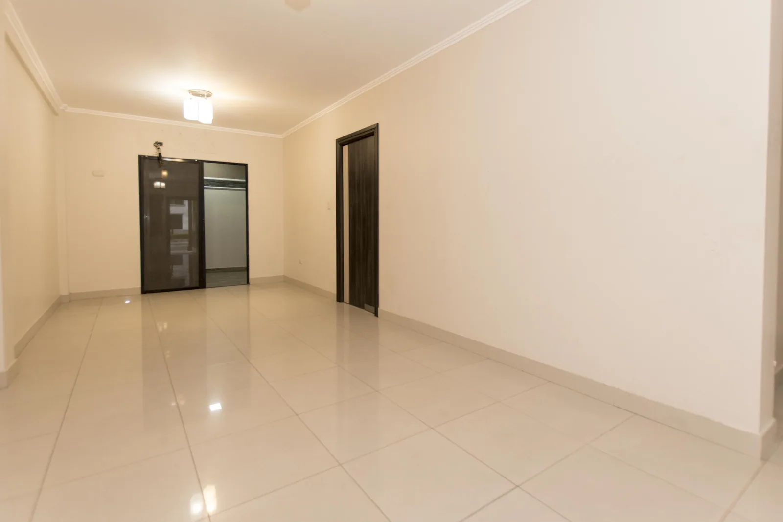 Casa en venta ubicada en la Urbanización Veranda, Norte de Guayaquil – Foto 2