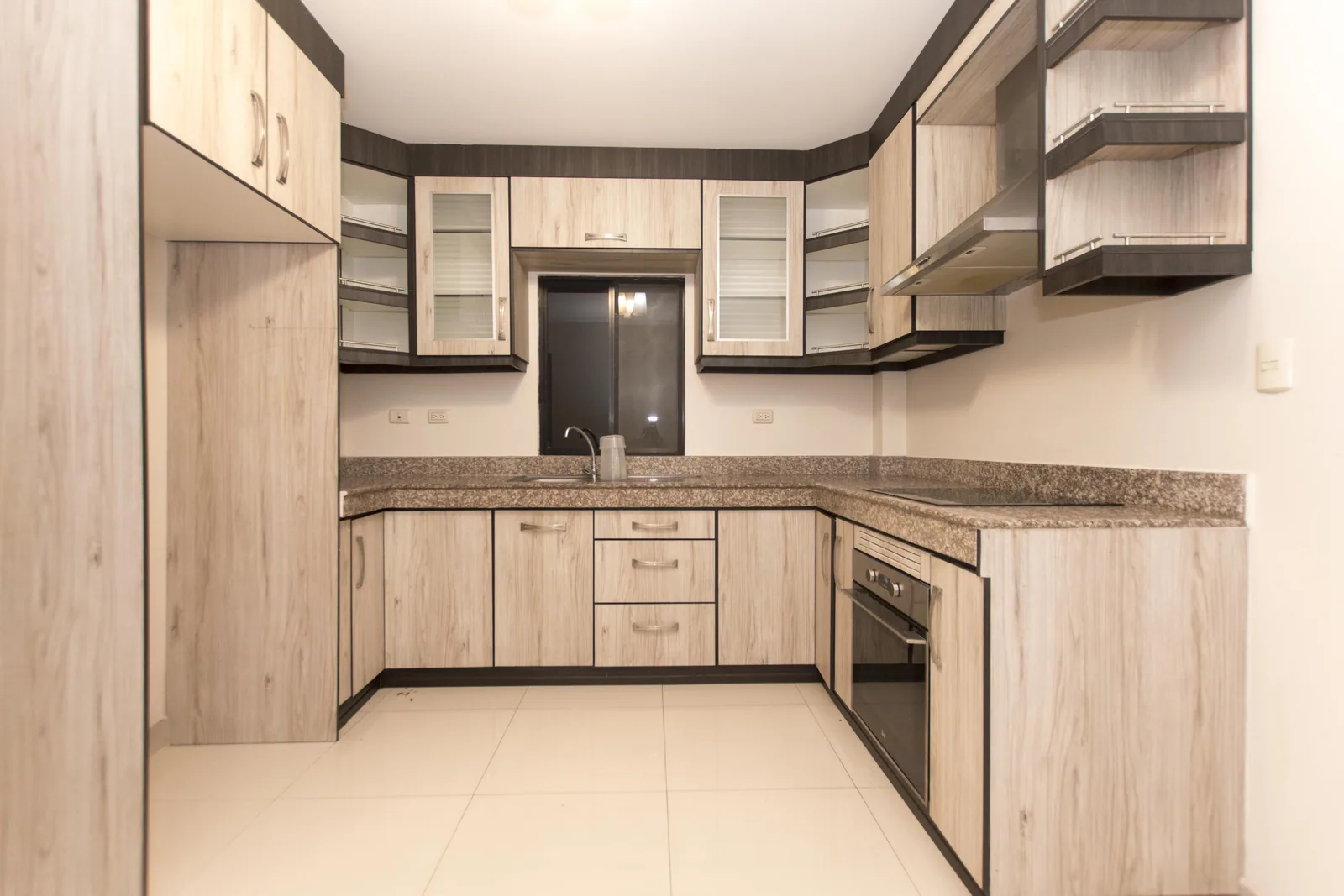 Casa en venta ubicada en la Urbanización Veranda, Norte de Guayaquil – Foto 4